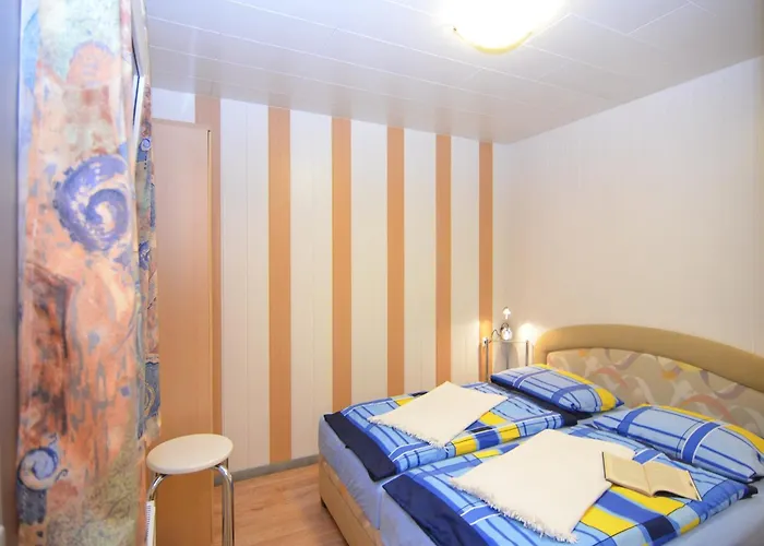 Ferienhaus, Semesterbostad